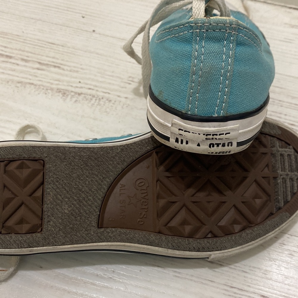 Blue converse - Picture 3 of 3